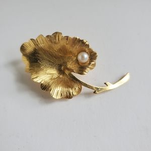 1950's Vintage Leaf with Pearl*Brooch Pin Sign WELLS 14k Gold Filled Mid Century